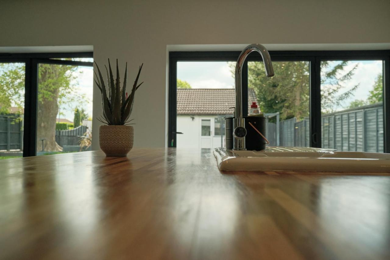 Modern Spacious House - Sleeps 16, Free Parking, Sun Terrace Nuneaton Exterior foto