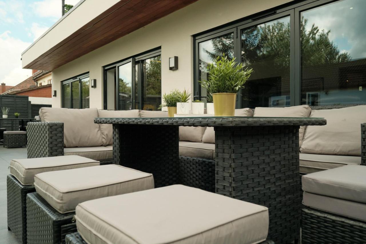 Modern Spacious House - Sleeps 16, Free Parking, Sun Terrace Nuneaton Exterior foto