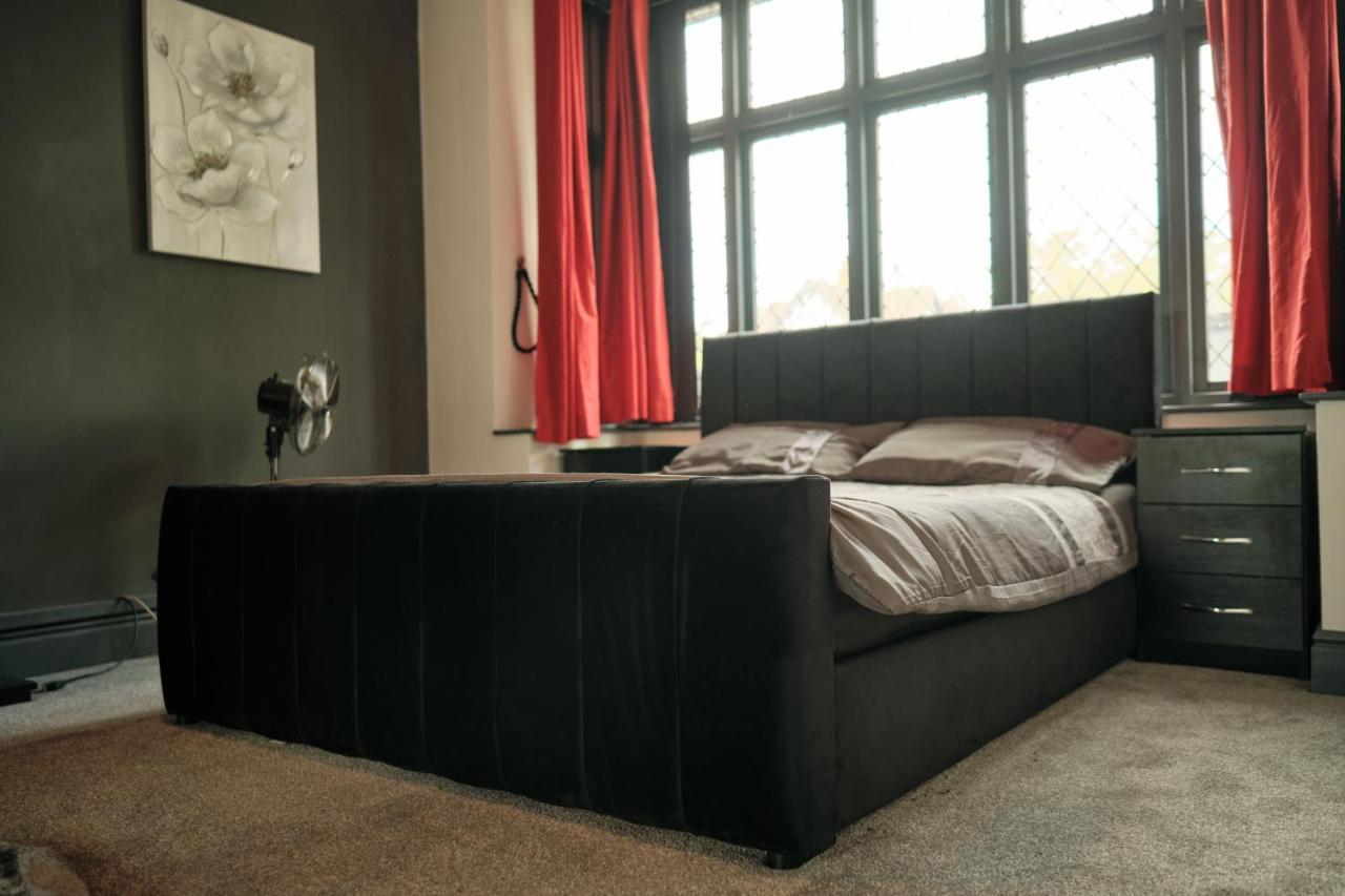Modern Spacious House - Sleeps 16, Free Parking, Sun Terrace Nuneaton Exterior foto