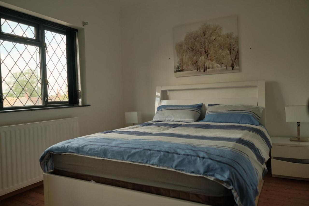 Modern Spacious House - Sleeps 16, Free Parking, Sun Terrace Nuneaton Exterior foto